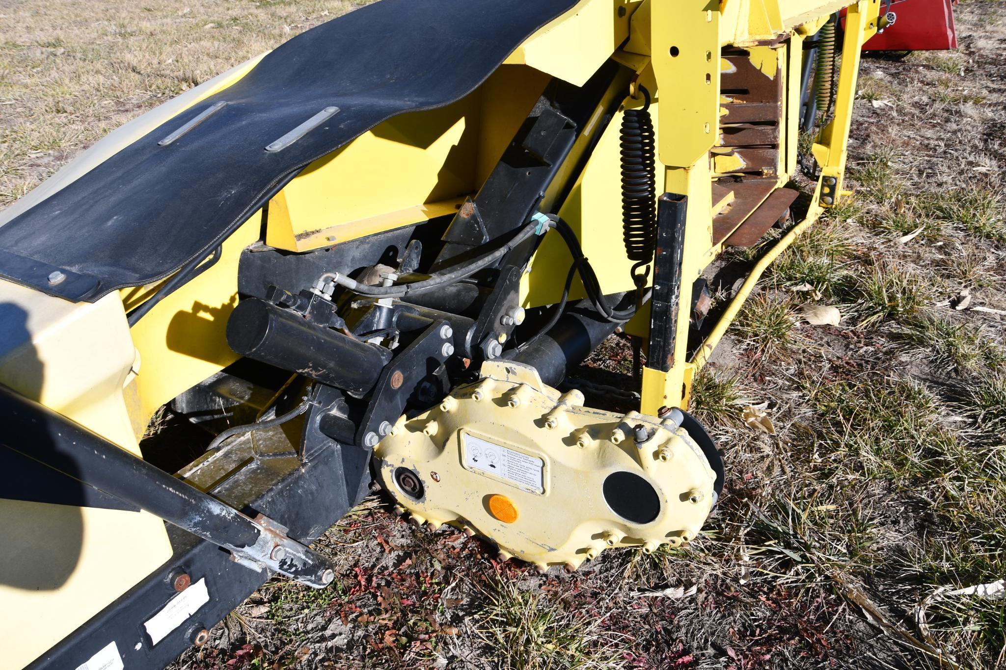 2011 John Deere 770 SPFH 10 row rotary silage head