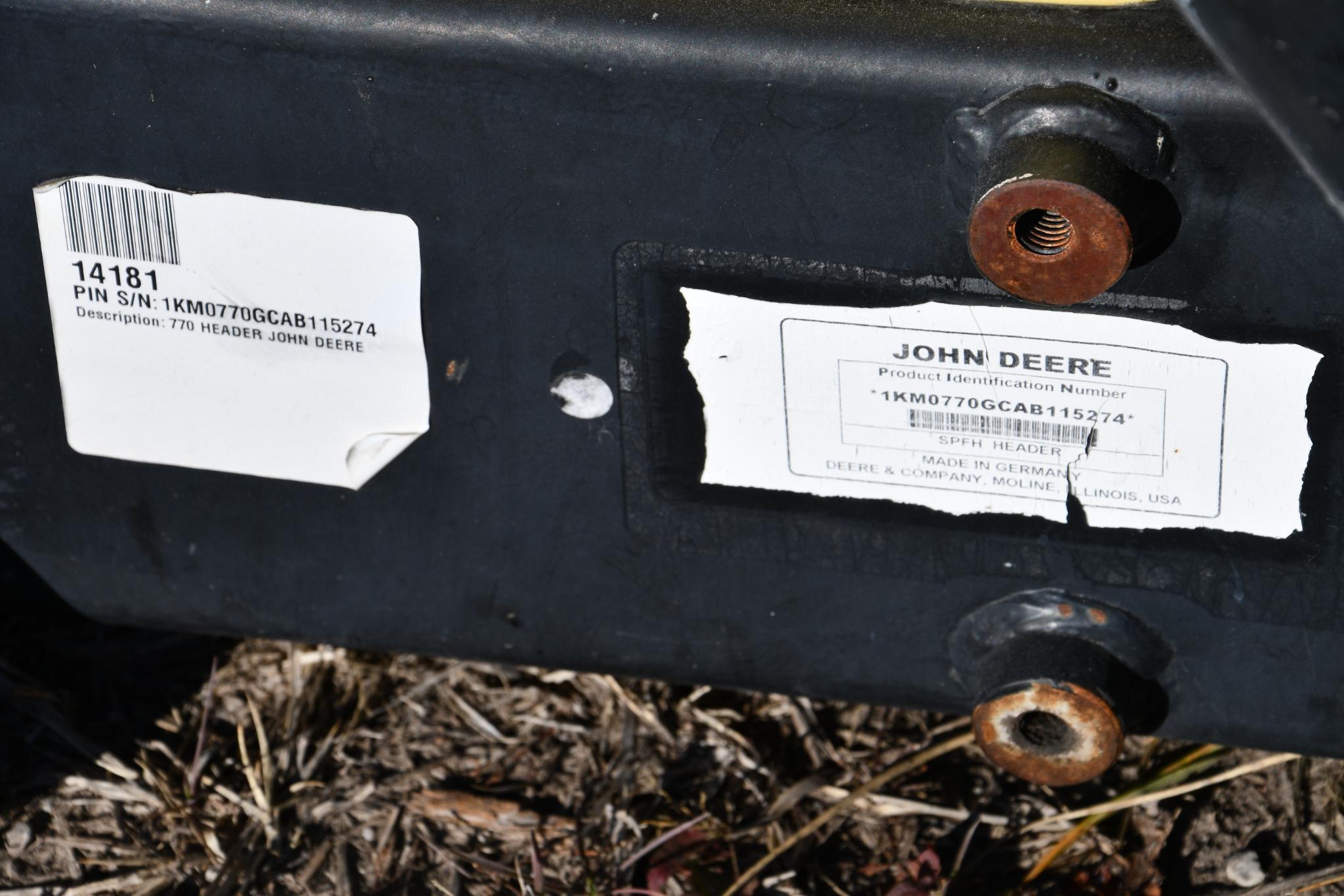 2011 John Deere 770 SPFH 10 row rotary silage head