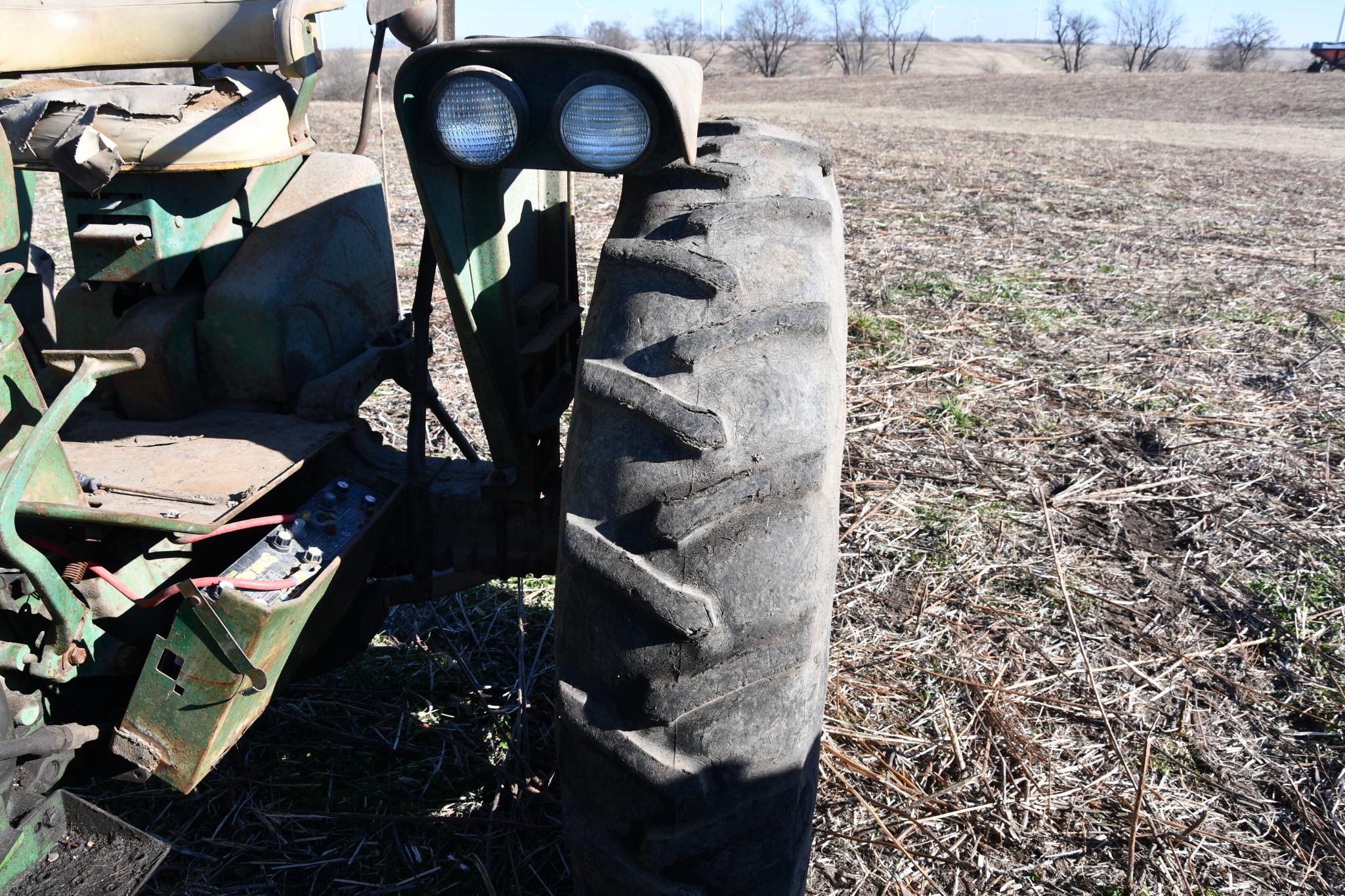 John Deere 3010 wide front 2wd tractor