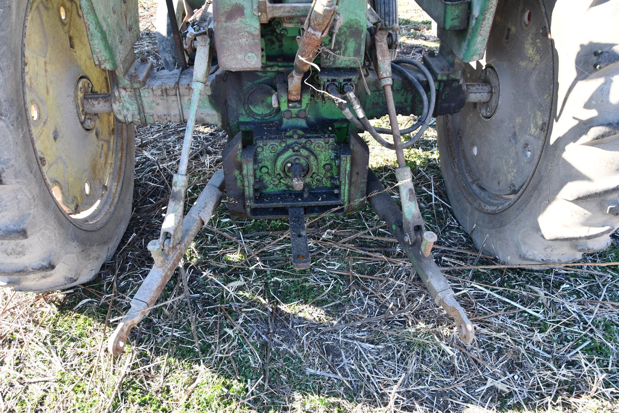 John Deere 3010 wide front 2wd tractor