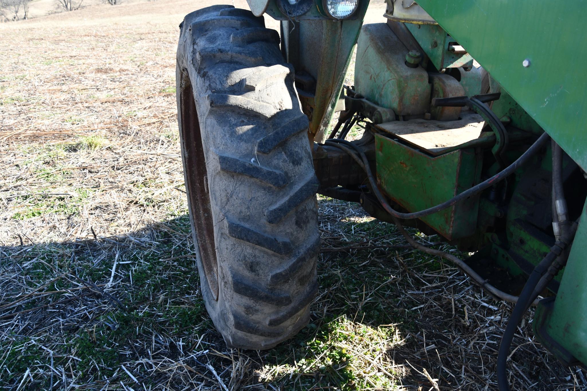 John Deere 3010 wide front 2wd tractor