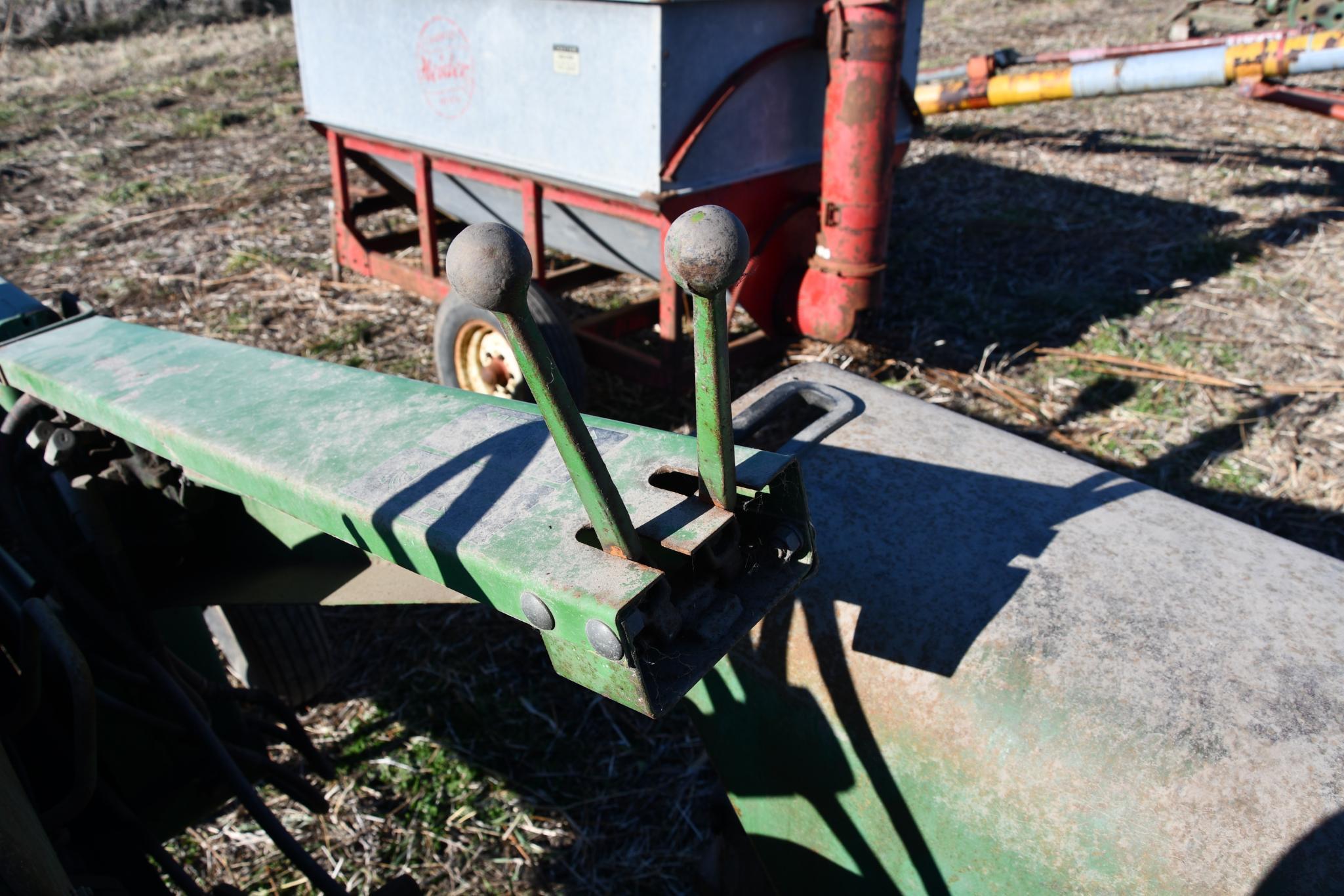 John Deere 3010 wide front 2wd tractor