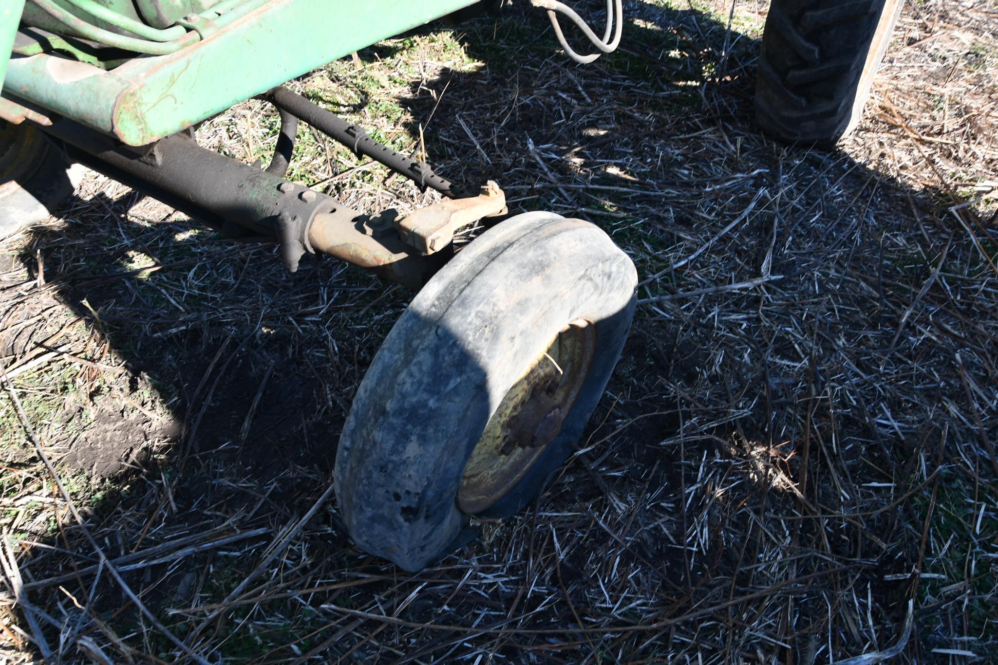 John Deere 3010 wide front 2wd tractor