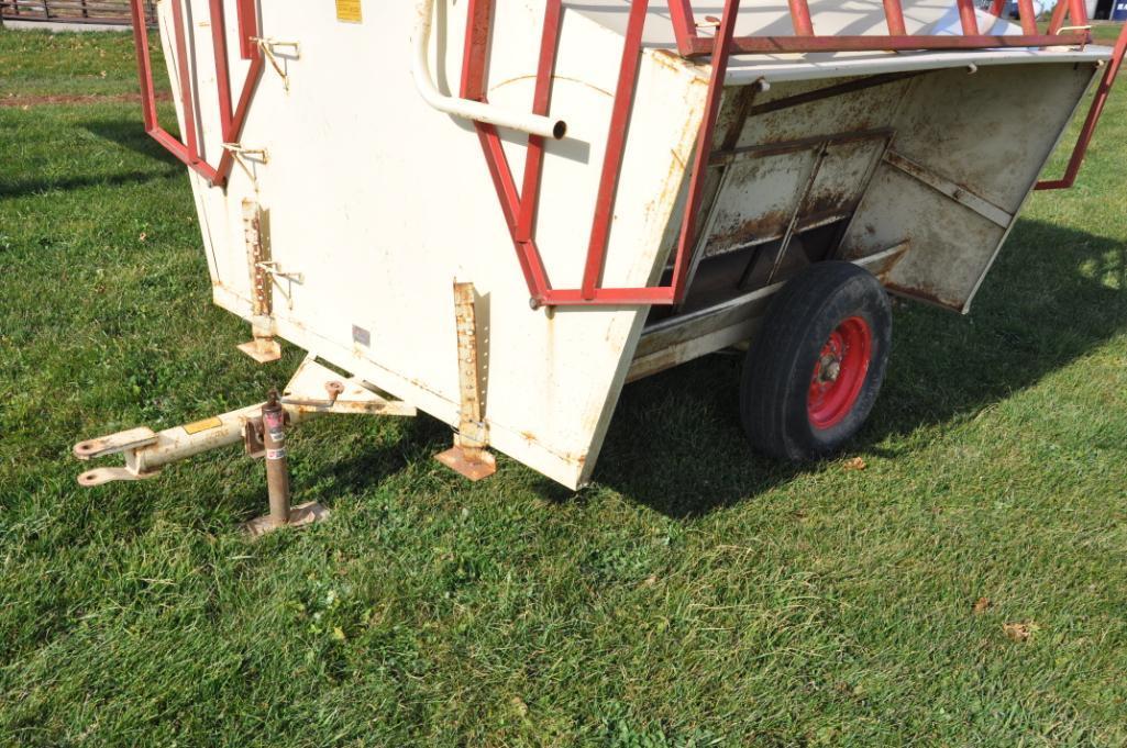 Apache CF8A150 portable cattle self-creep feeder