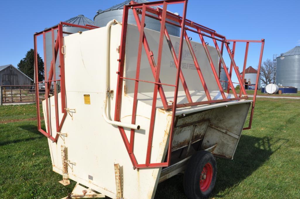 Apache CF8A150 portable cattle self-creep feeder