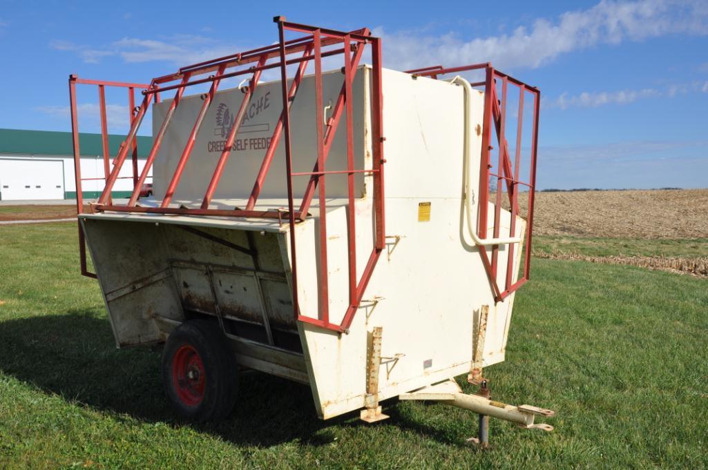 Apache CF8A150 portable cattle self-creep feeder