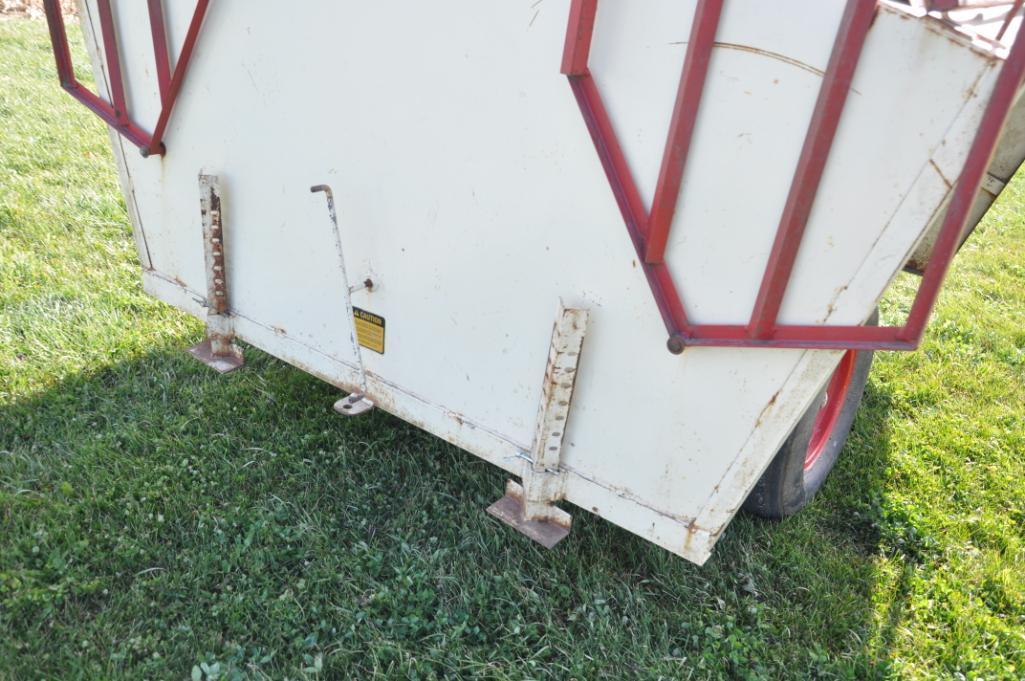 Apache CF8A150 portable cattle self-creep feeder