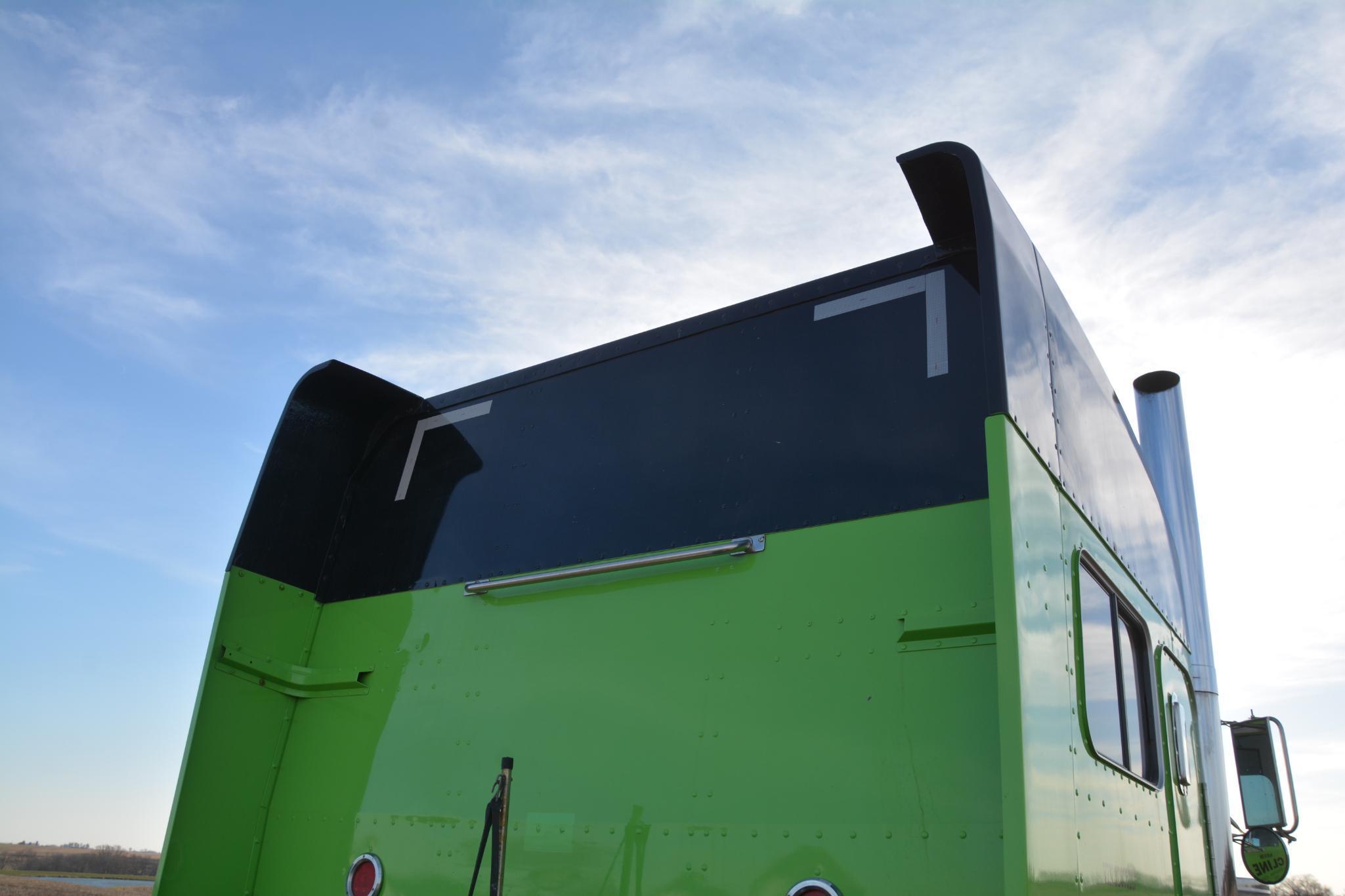2003 Peterbilt 379 semi