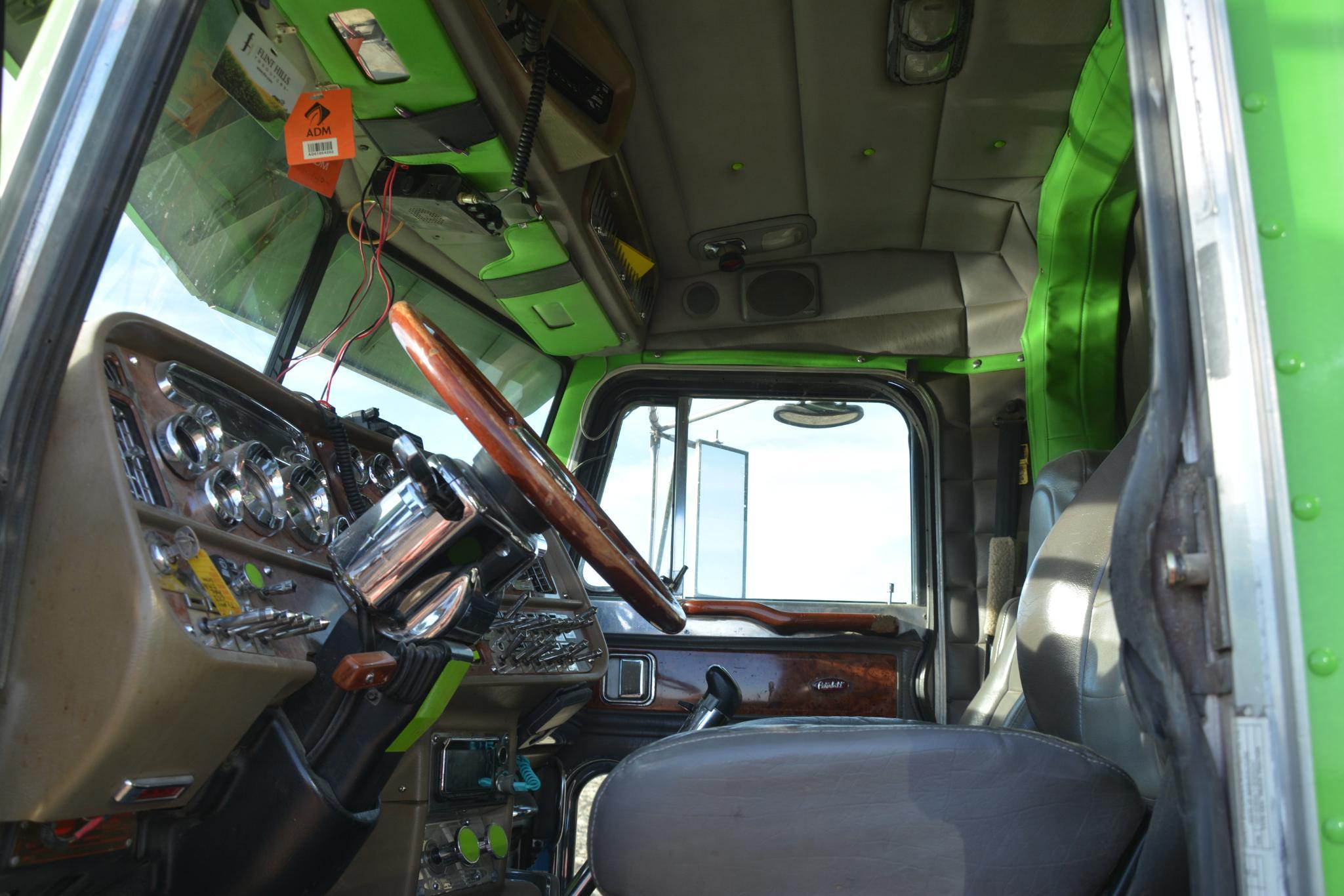 2003 Peterbilt 379 semi