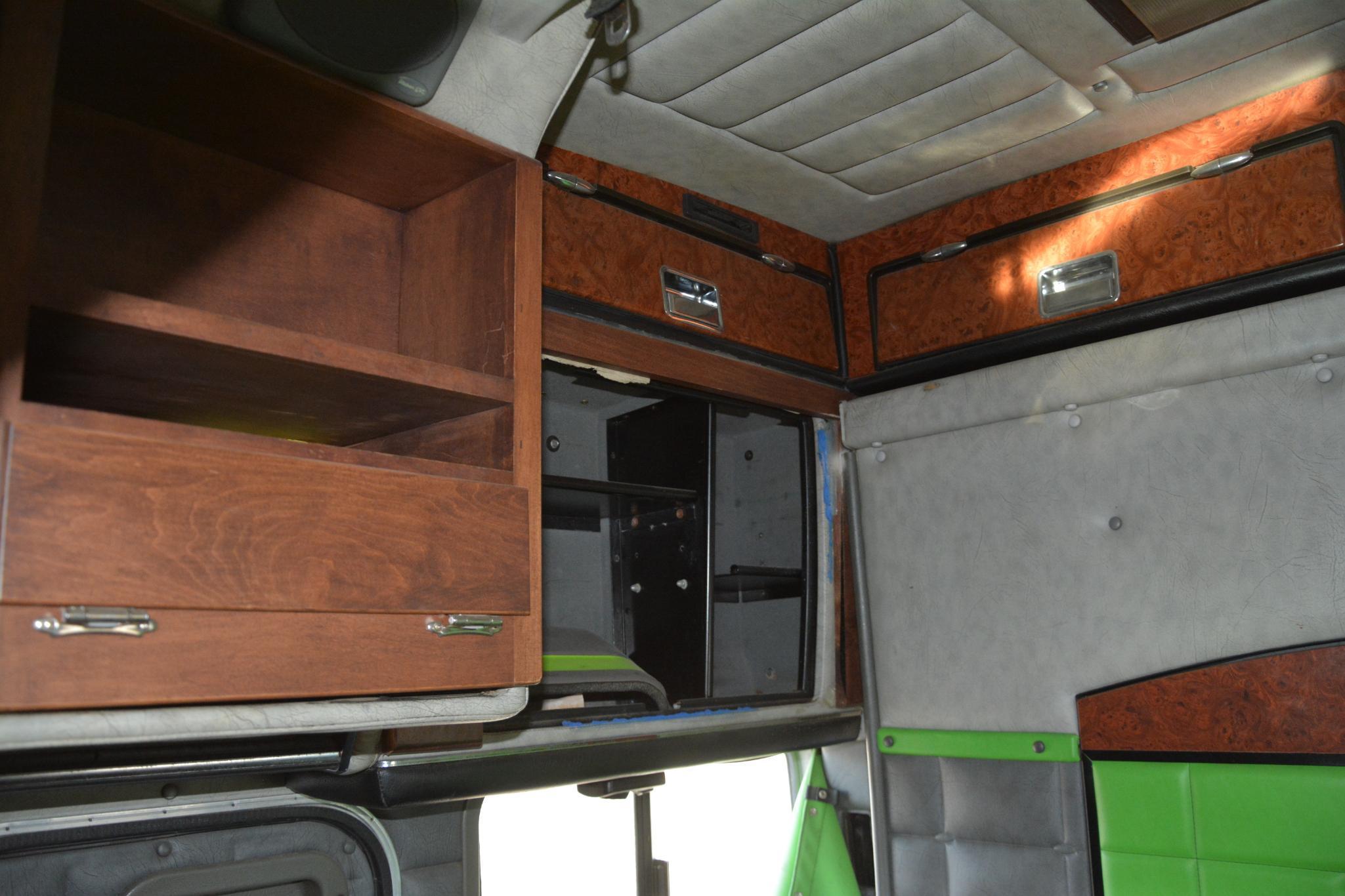 2003 Peterbilt 379 semi