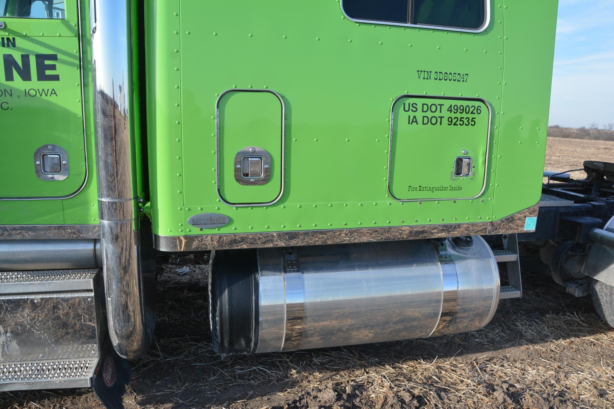 2003 Peterbilt 379 semi