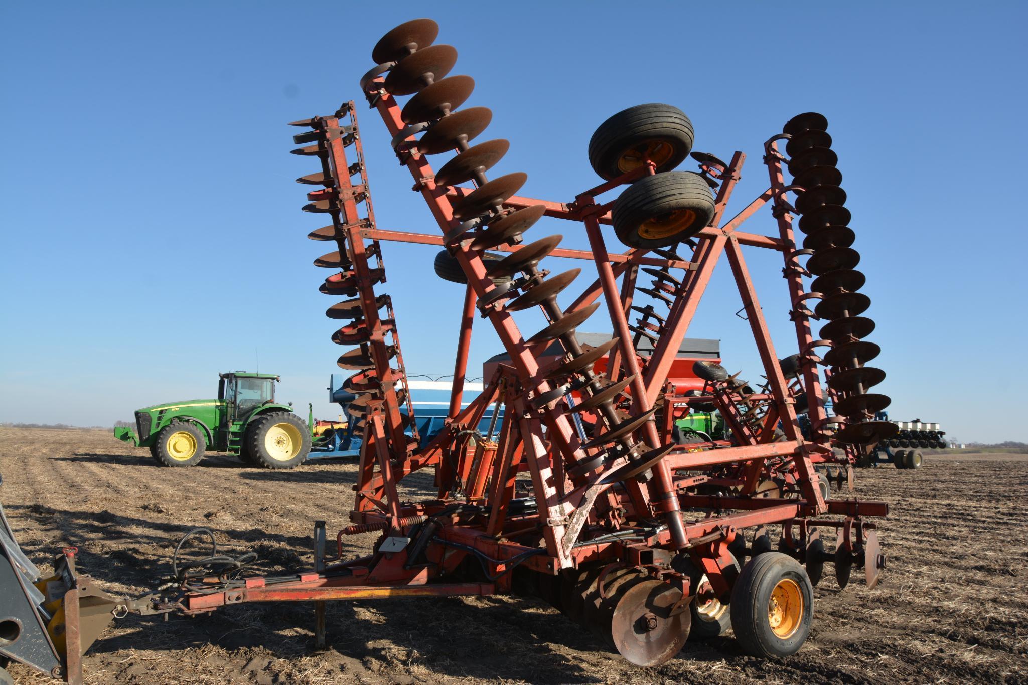 Massey Ferguson 820 34' disk