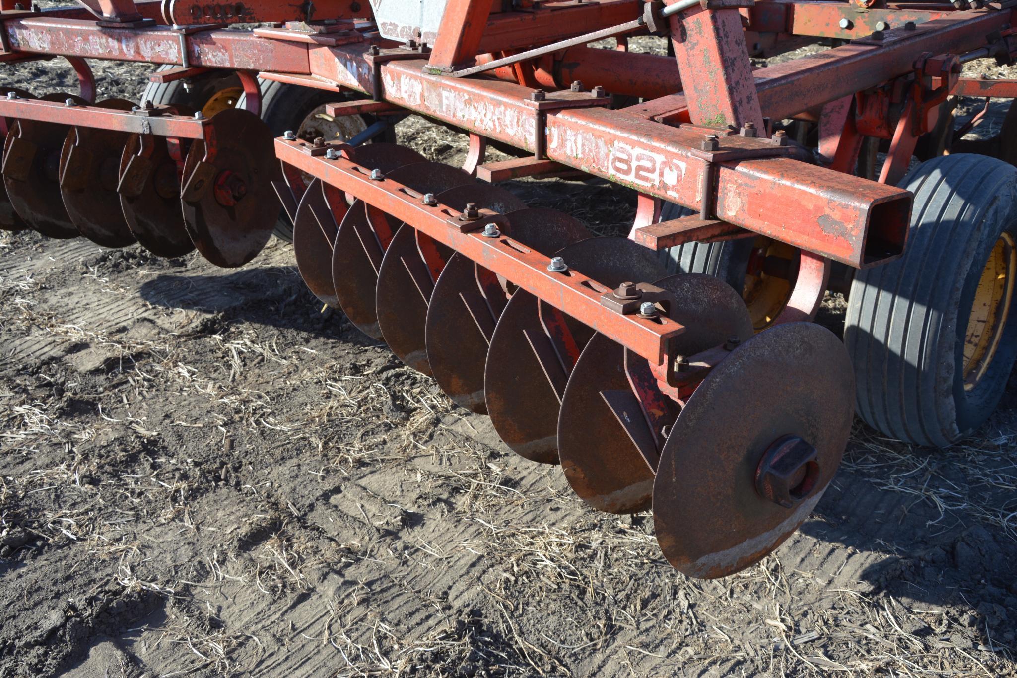 Massey Ferguson 820 34' disk