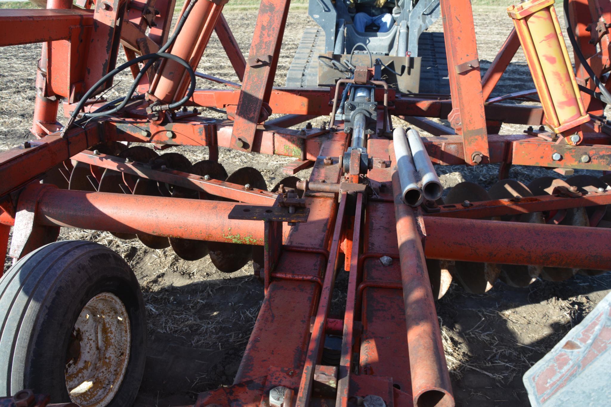Massey Ferguson 820 34' disk