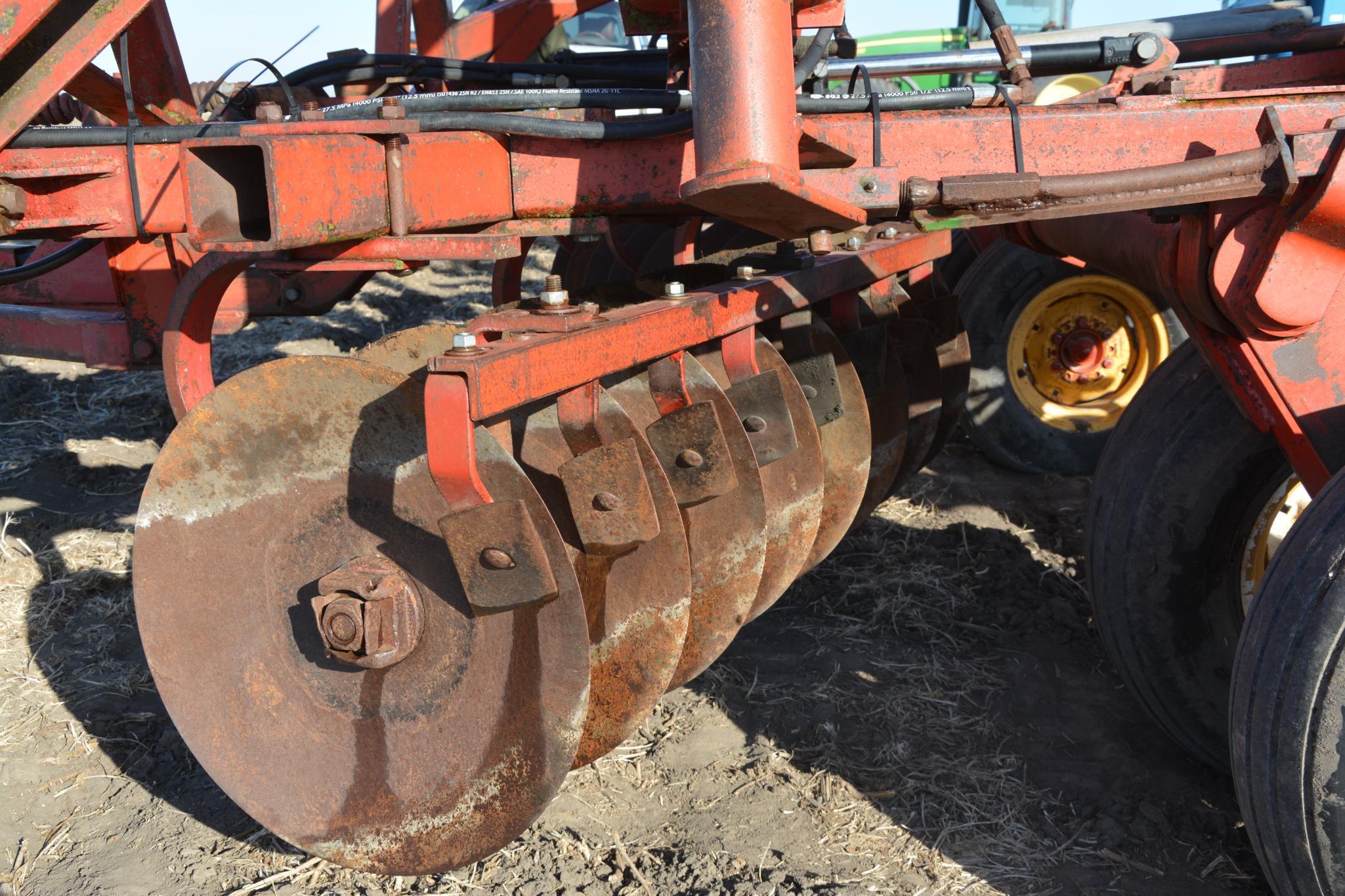 Massey Ferguson 820 34' disk