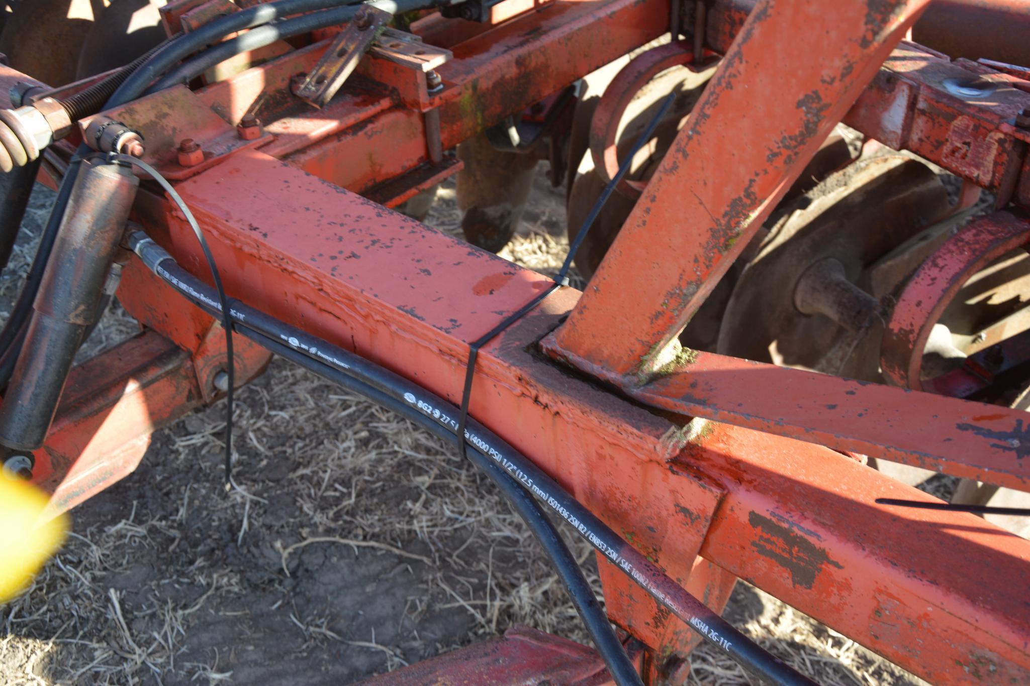 Massey Ferguson 820 34' disk