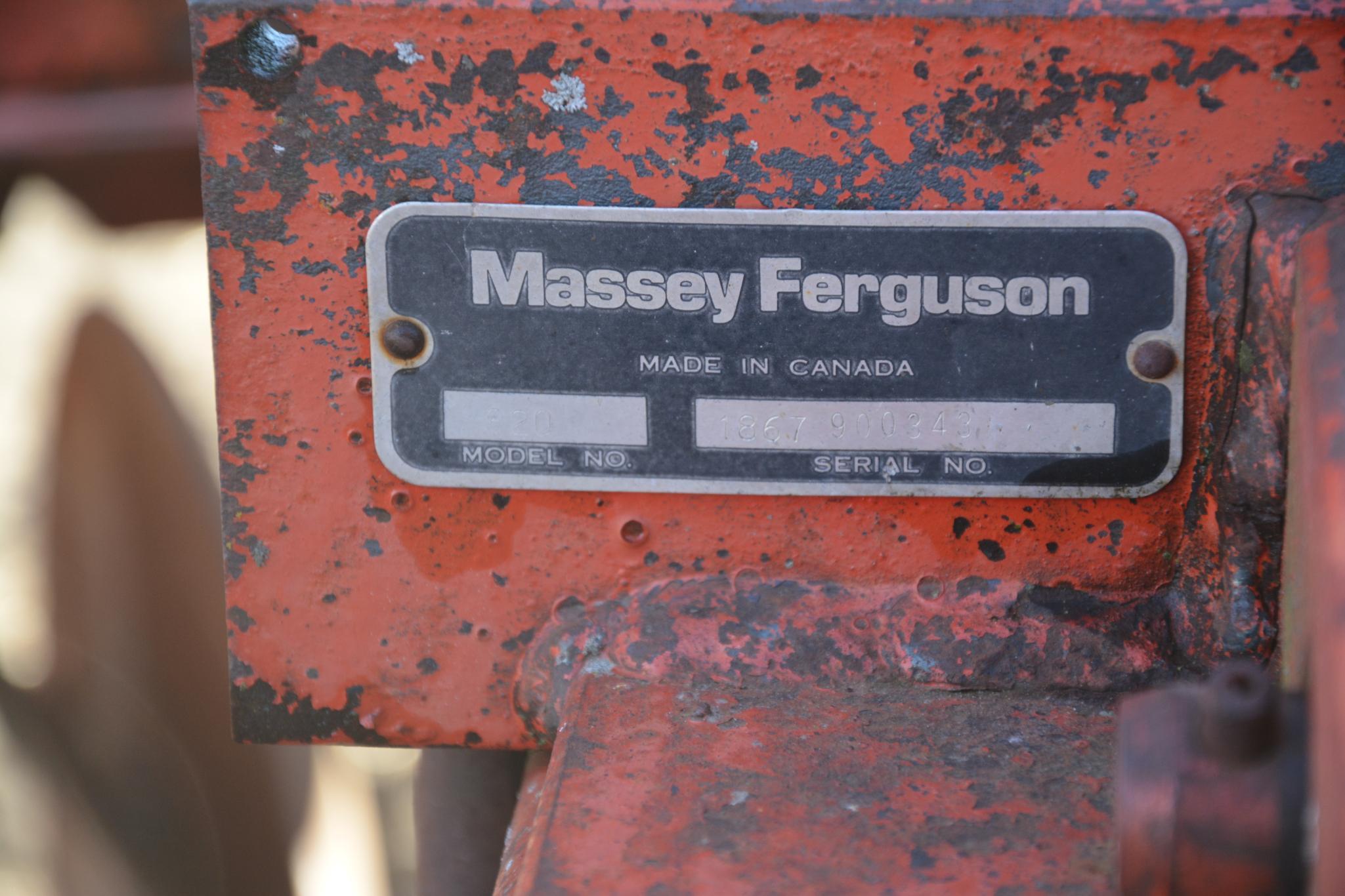 Massey Ferguson 820 34' disk