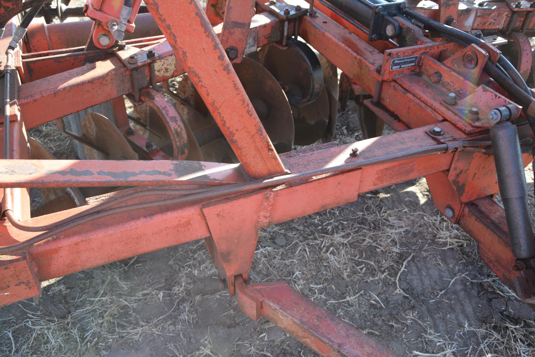 Massey Ferguson 820 34' disk