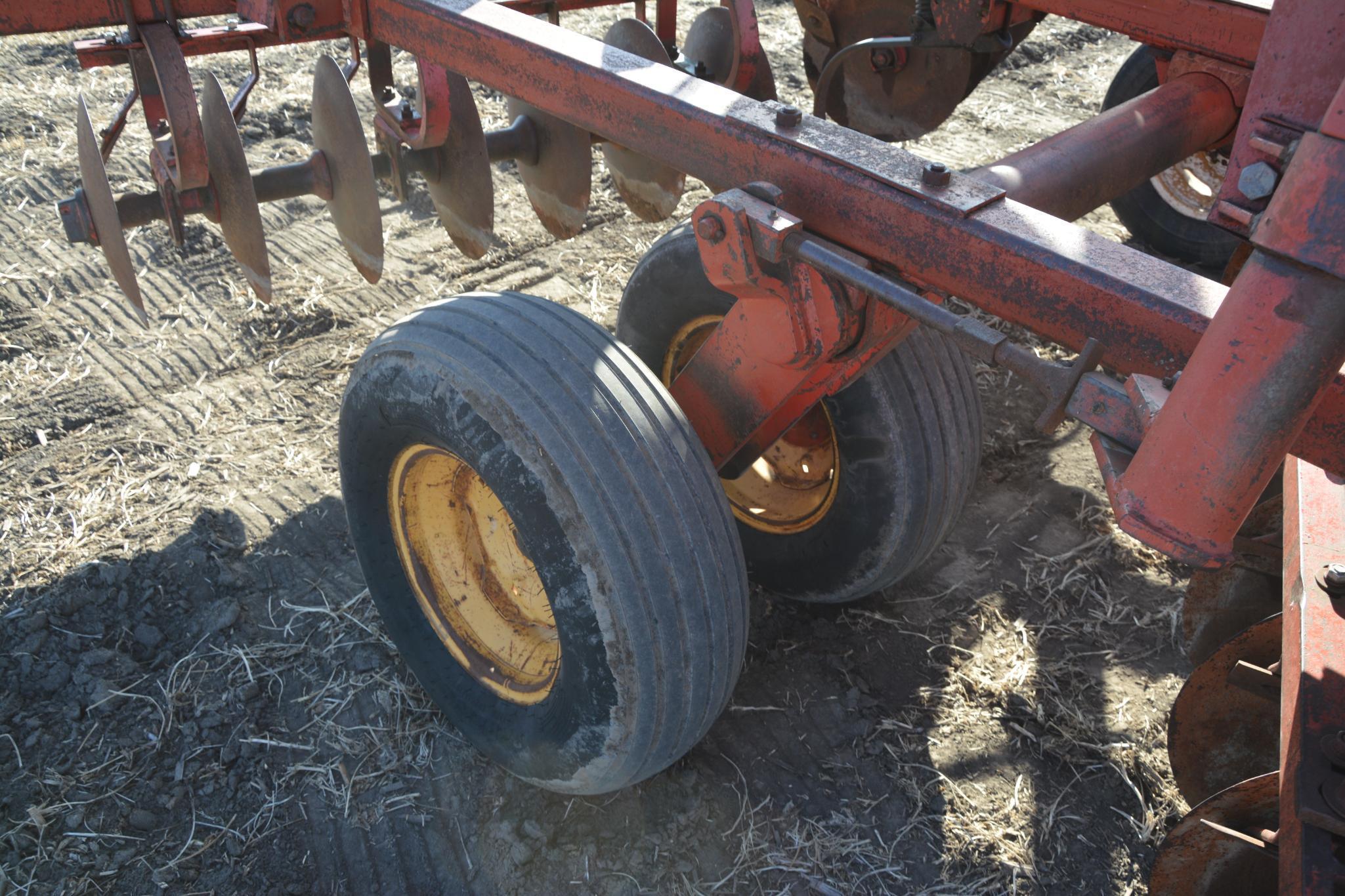 Massey Ferguson 820 34' disk