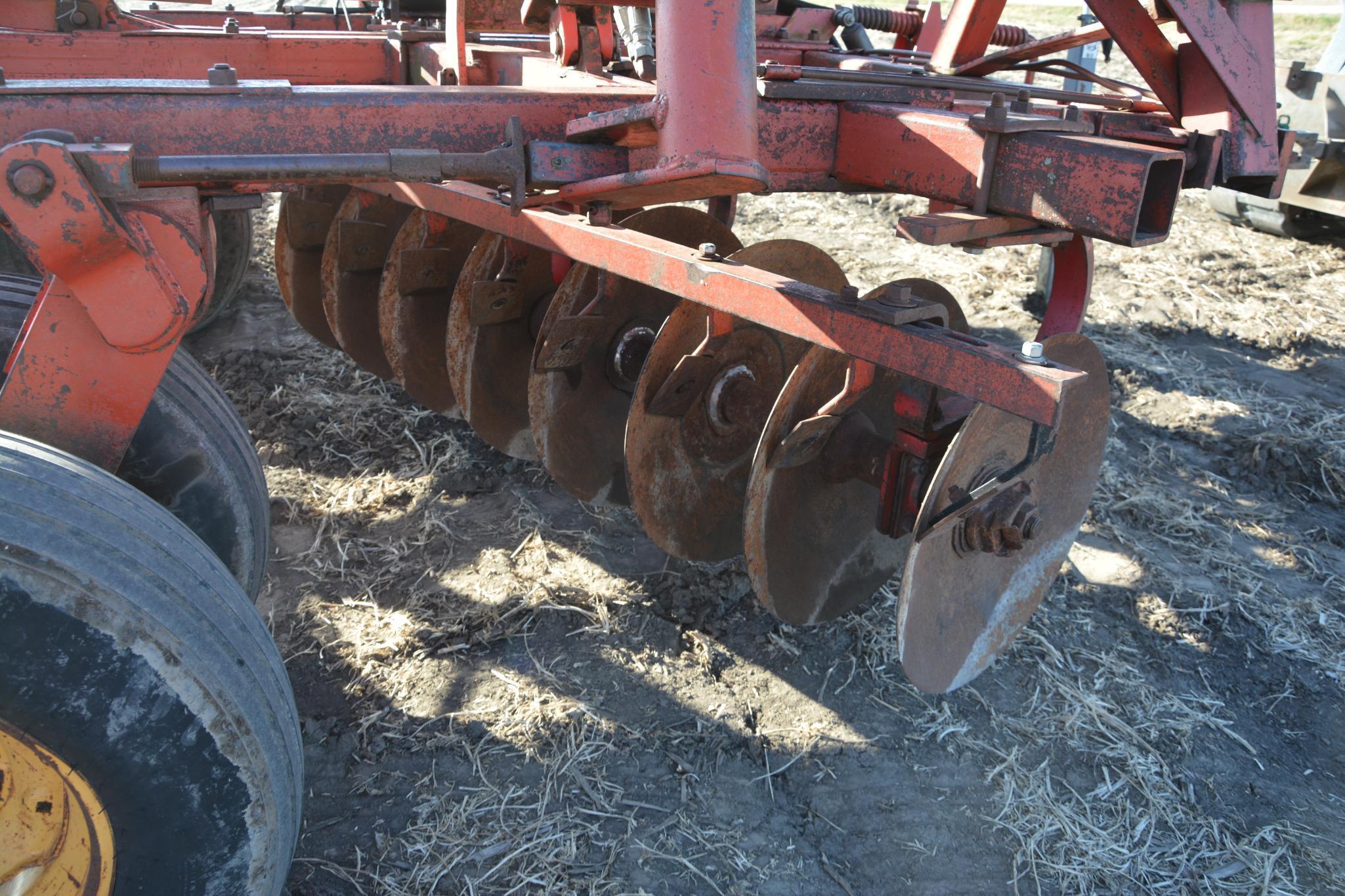 Massey Ferguson 820 34' disk
