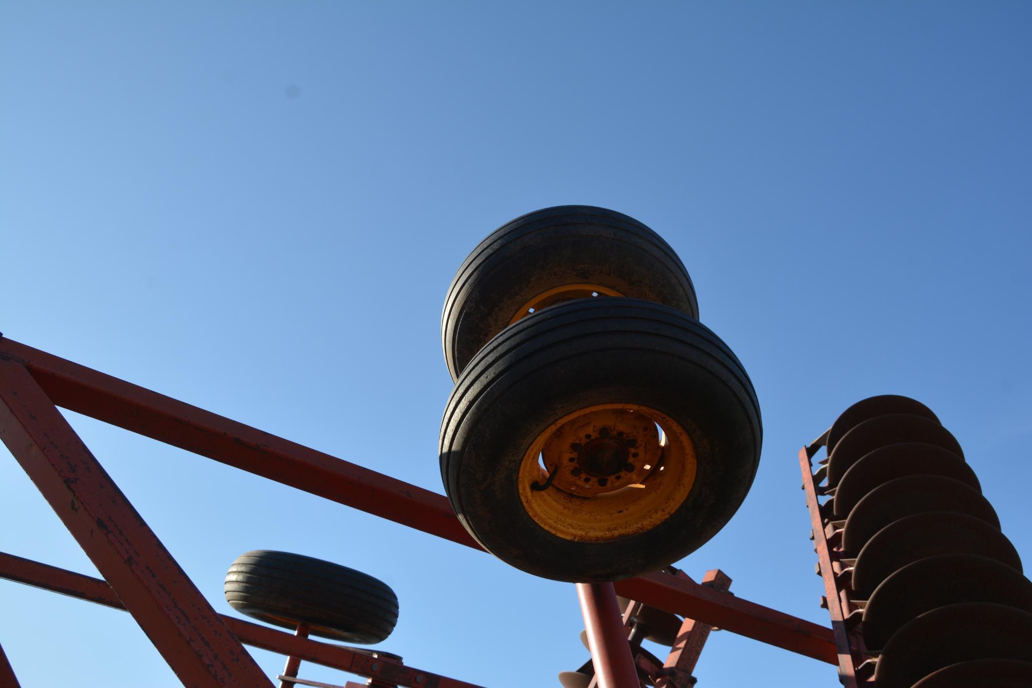 Massey Ferguson 820 34' disk