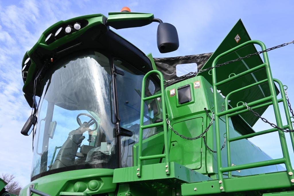 2012 John Deere S680 4wd combine