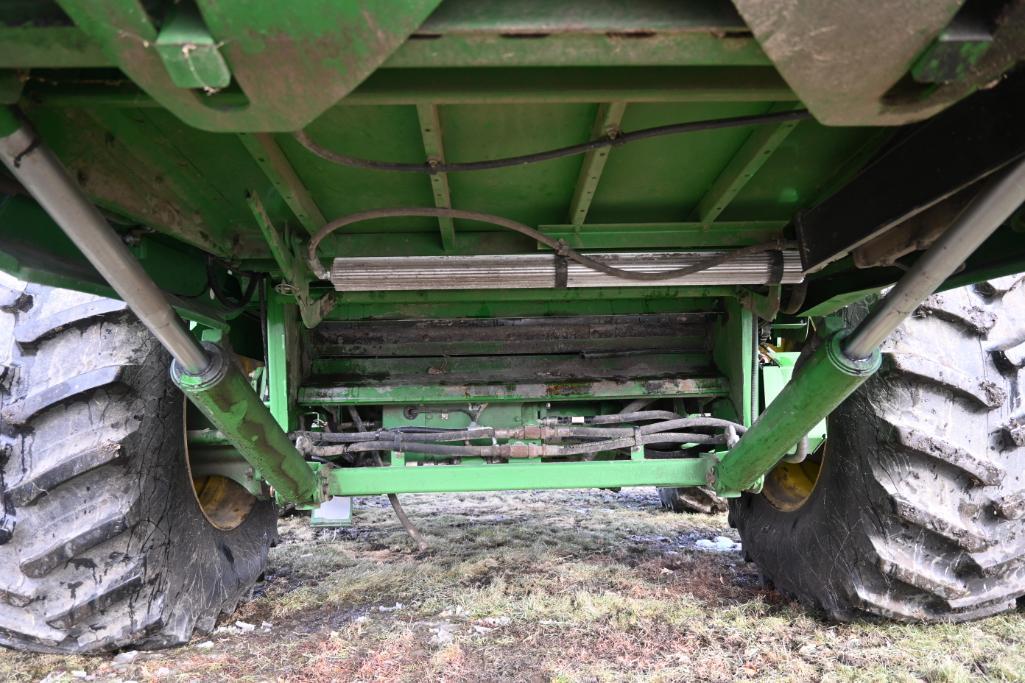 2012 John Deere S680 4wd combine