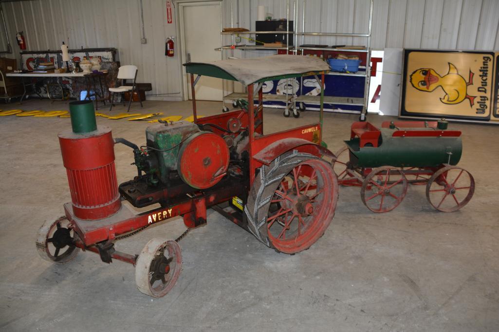 Avery miniature steam engine with water tank