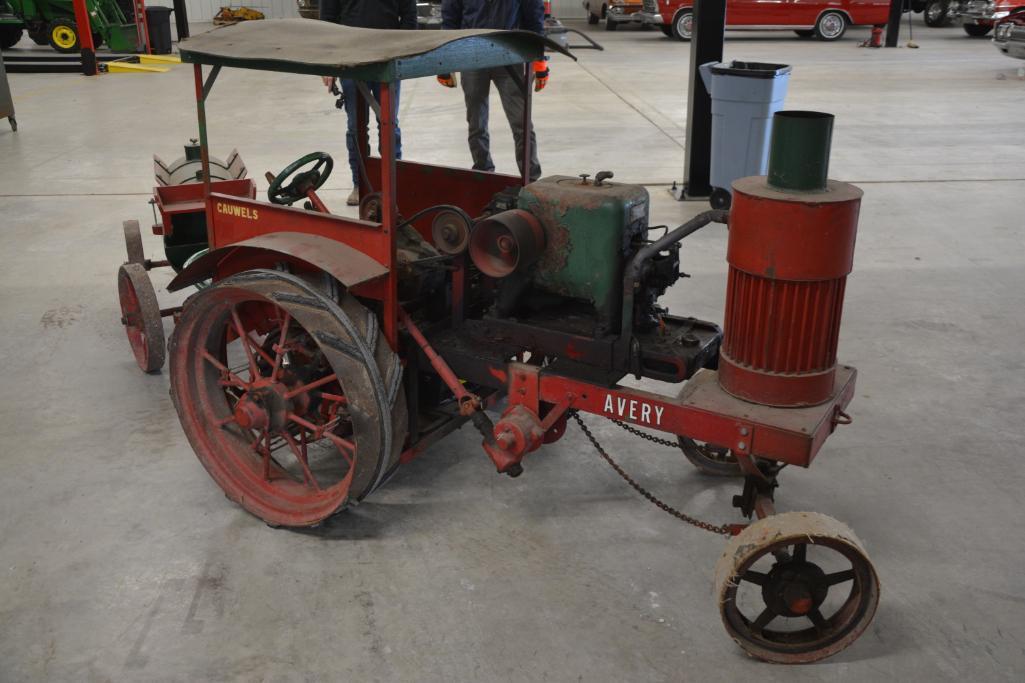Avery miniature steam engine with water tank