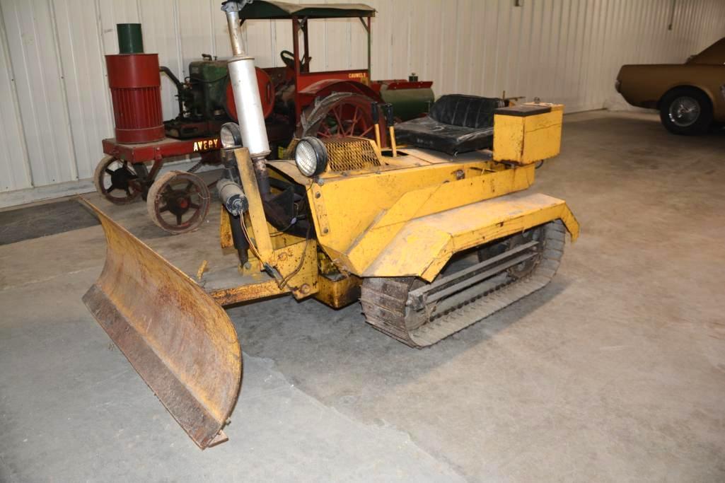 Struck miniature ride on youth dozer