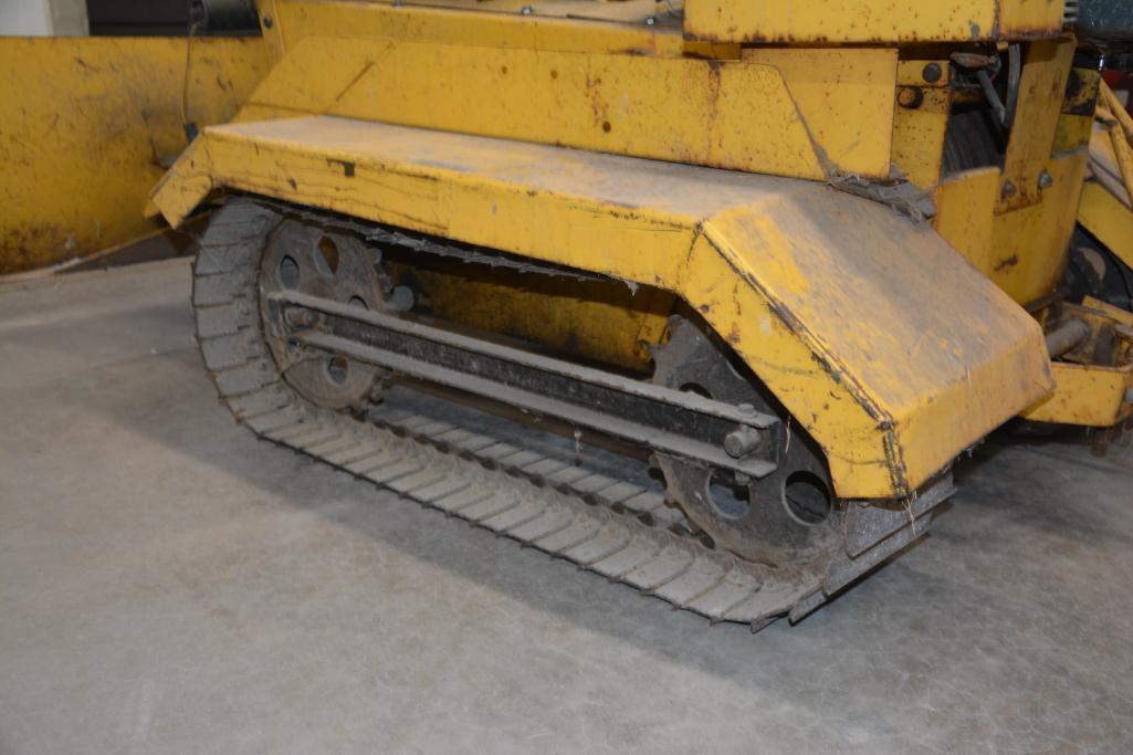 Struck miniature ride on youth dozer