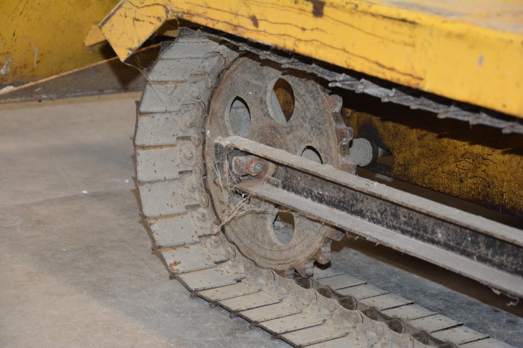 Struck miniature ride on youth dozer
