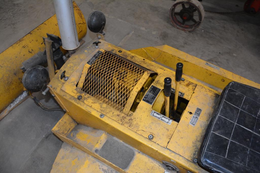 Struck miniature ride on youth dozer