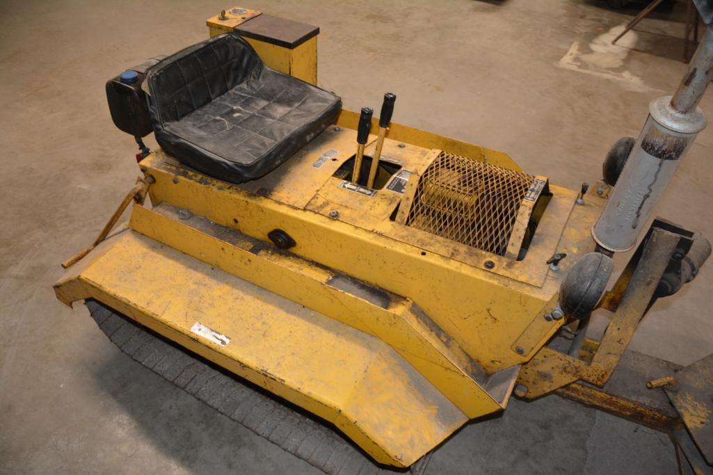 Struck miniature ride on youth dozer