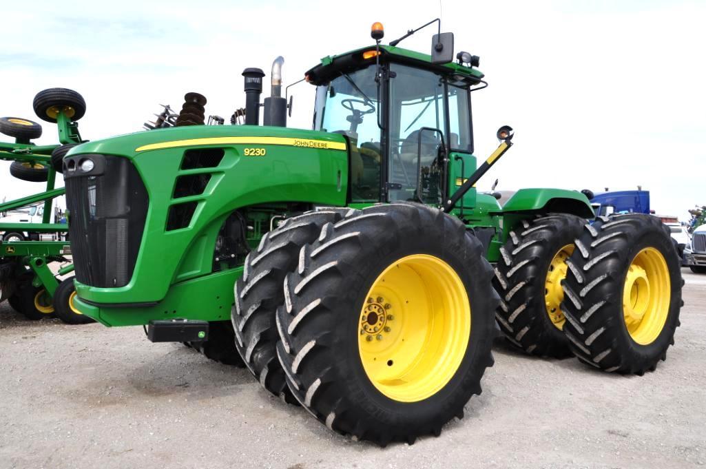 2010 John Deere 9230 4WD tractor