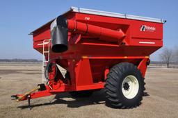 2019 EZ Trail 710 grain cart