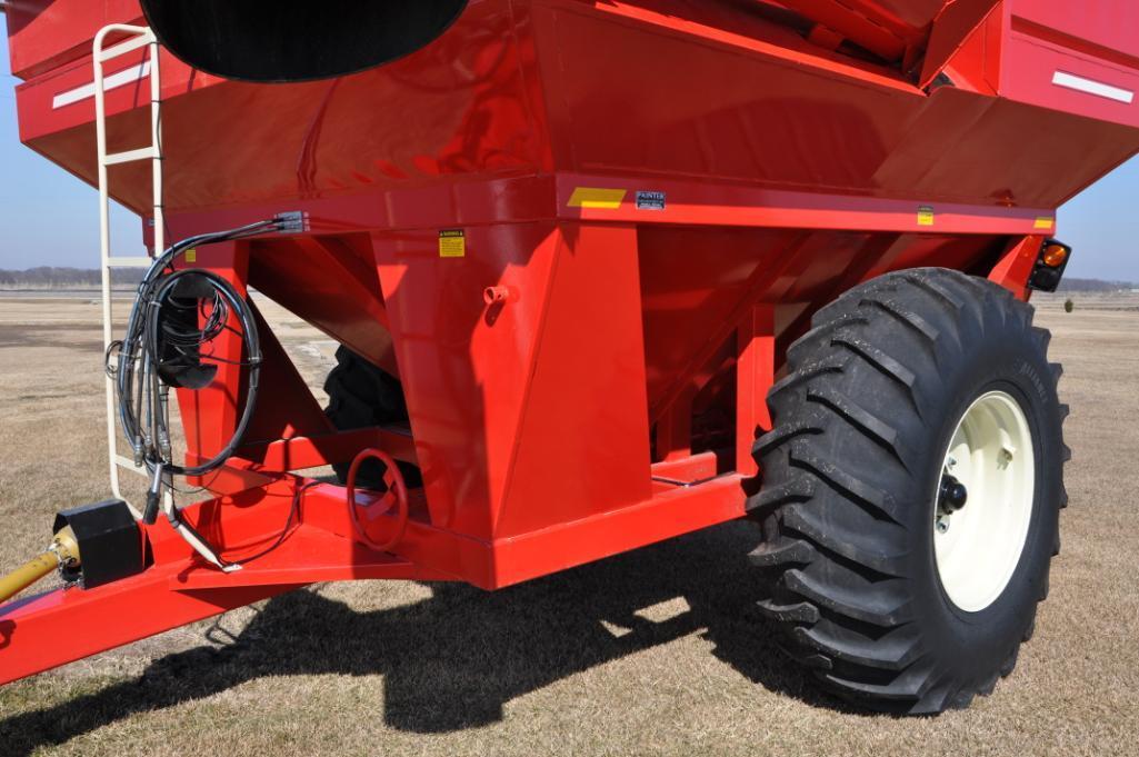 2019 EZ Trail 710 grain cart