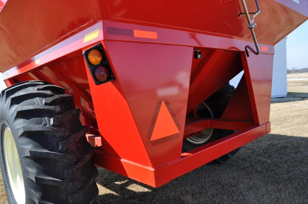 2019 EZ Trail 710 grain cart