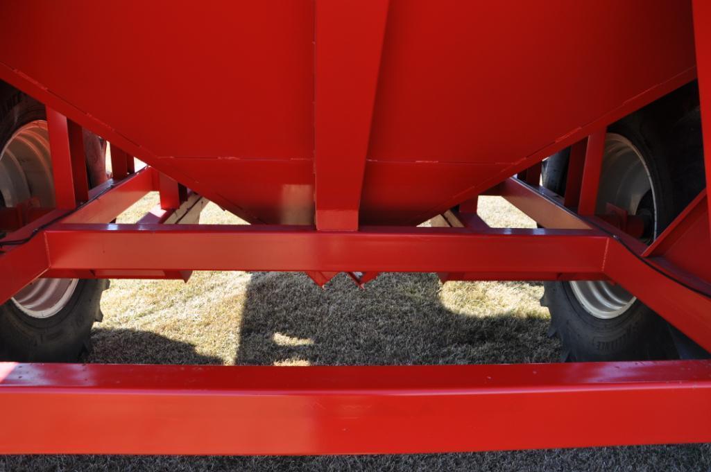 2019 EZ Trail 710 grain cart