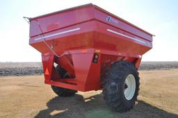 2019 EZ Trail 710 grain cart