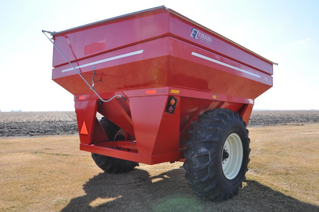 2019 EZ Trail 710 grain cart