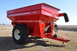 2019 EZ Trail 710 grain cart