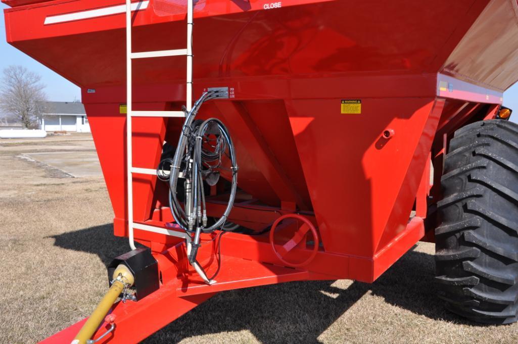 2019 EZ Trail 710 grain cart