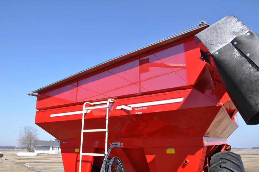 2019 EZ Trail 710 grain cart
