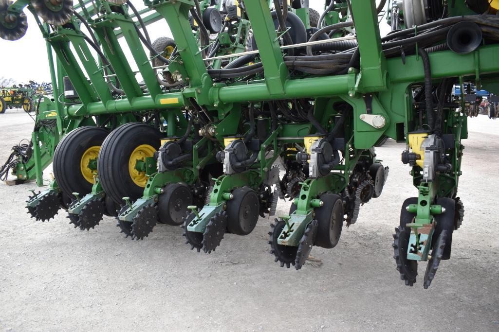 2008 John Deere 1790 CCS 16/31 planter