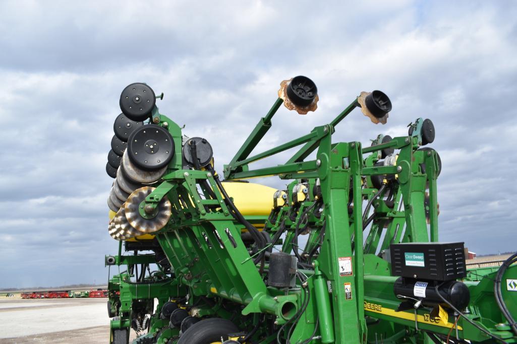 2008 John Deere 1790 CCS 16/31 planter