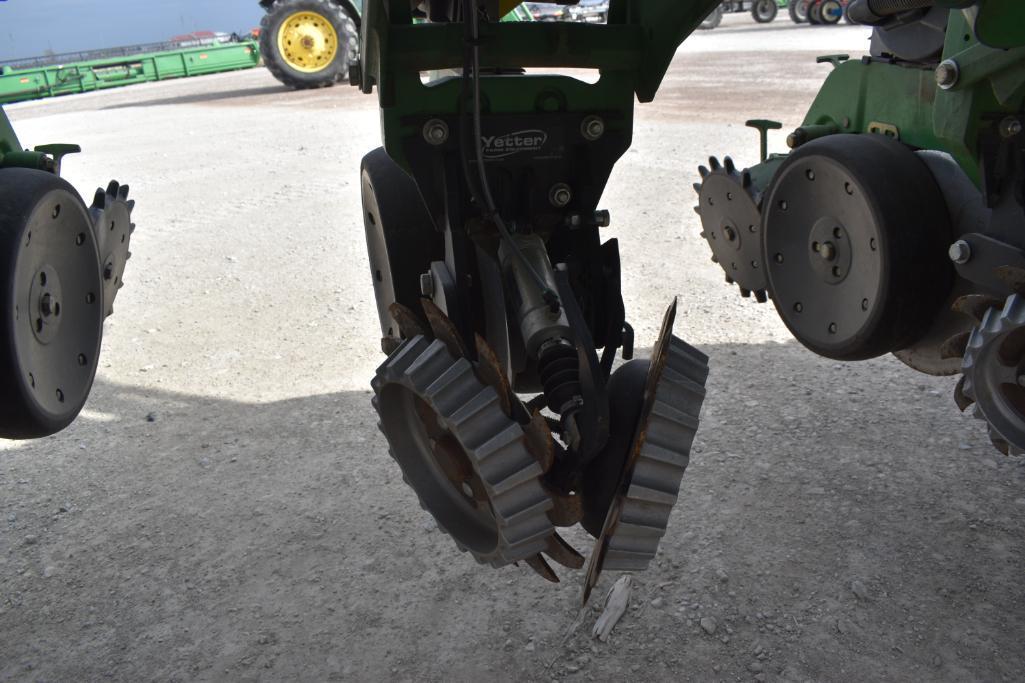 2008 John Deere 1790 CCS 16/31 planter