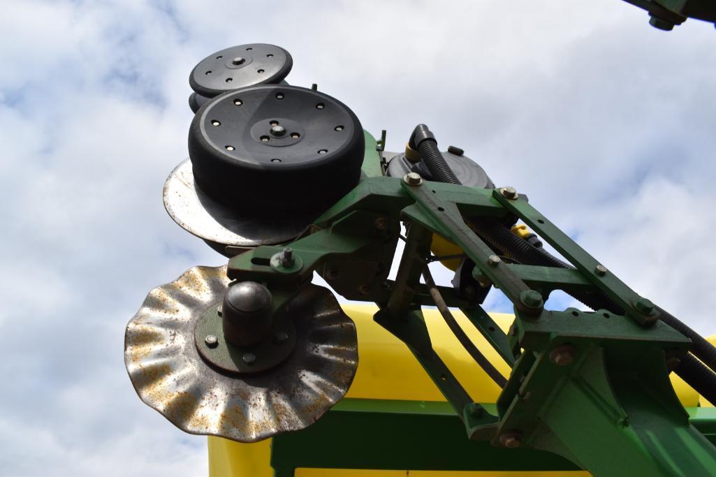 2008 John Deere 1790 CCS 16/31 planter
