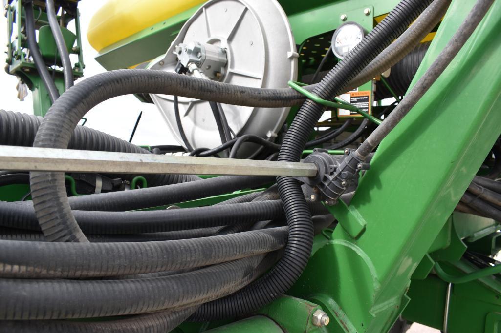 2008 John Deere 1790 CCS 16/31 planter