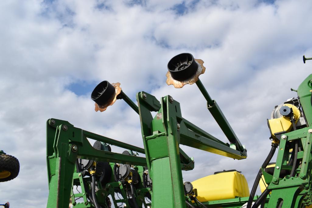2008 John Deere 1790 CCS 16/31 planter